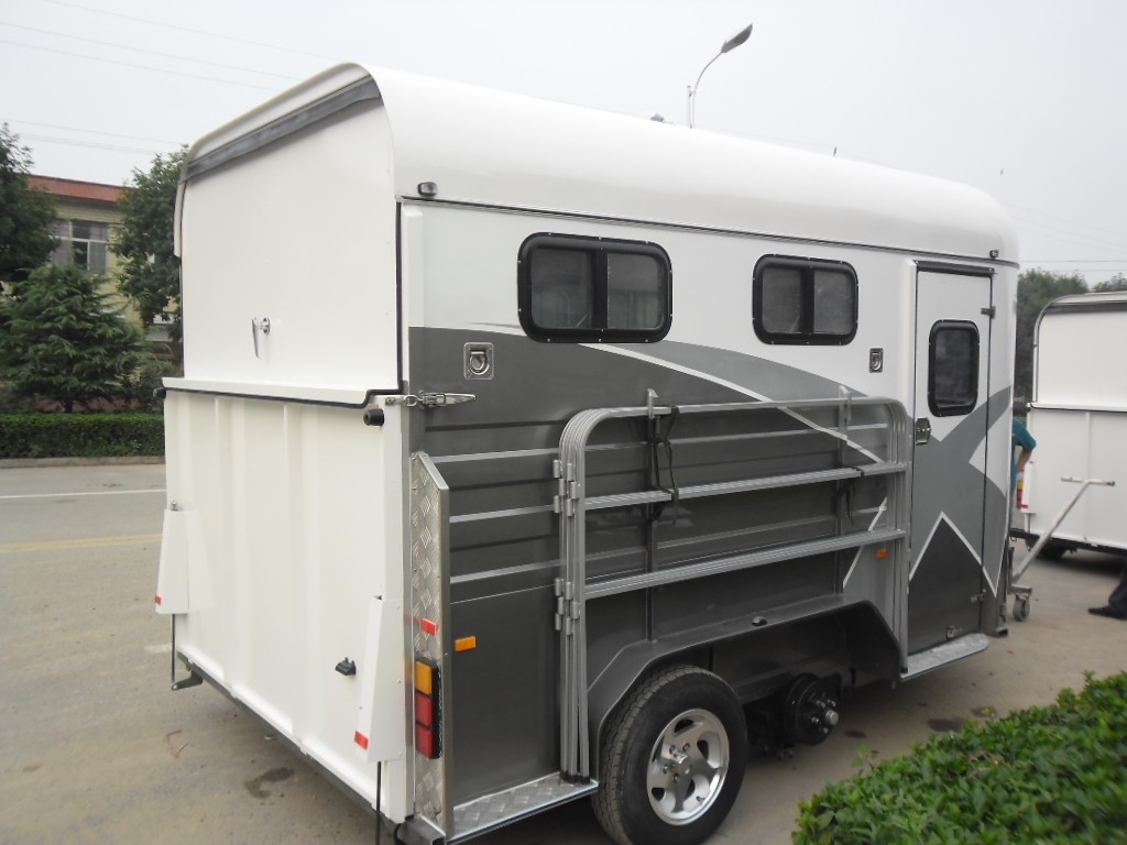 Flotador para caballos con carga en ángulo alargado para 2 caballos