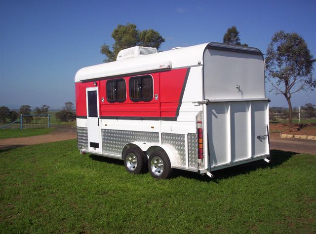 Flotador para caballos con carga en ángulo alargado para 2 caballos