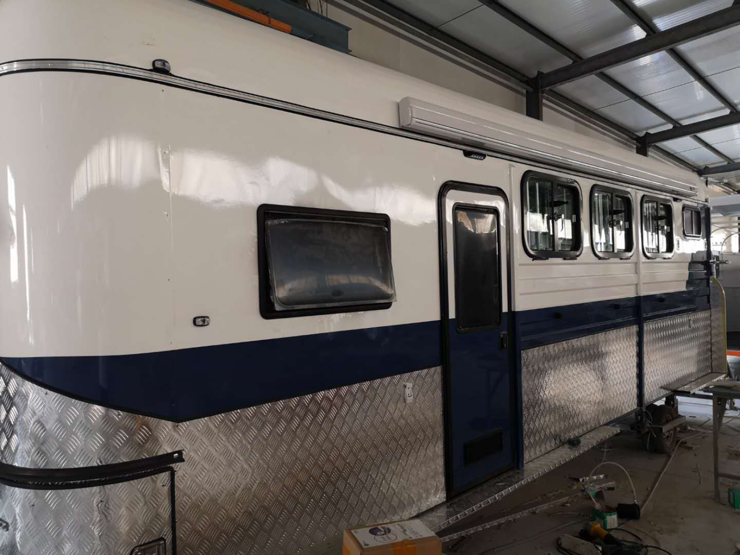 Flotador de caballos personalizado