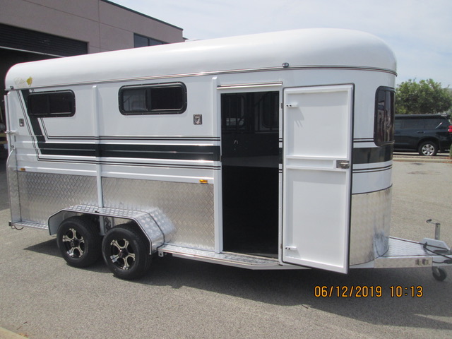 Flotador de caballos con carga angular para 2 caballos