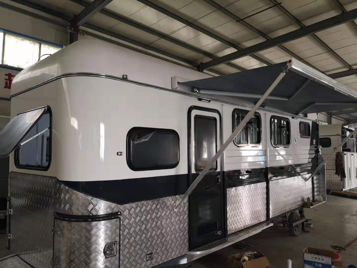 Flotador de caballos personalizado