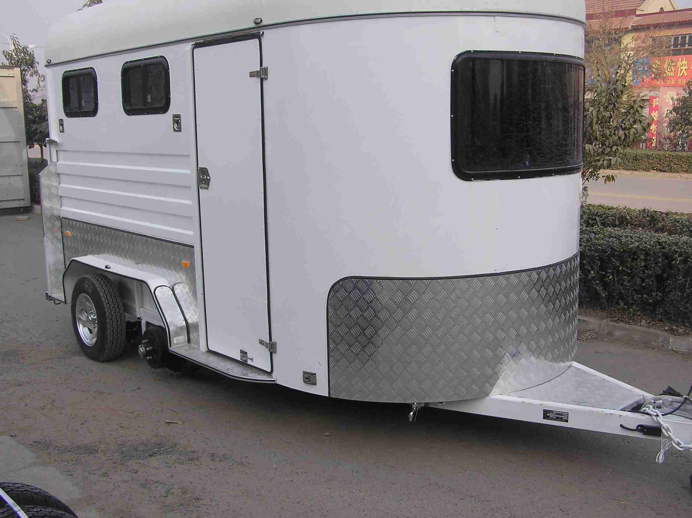 Flotador de caballos con carga angular para 2 caballos