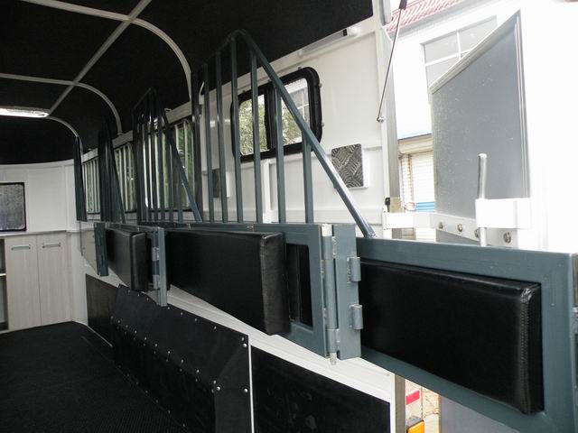 Flotador para caballos tipo Deluxe para 3 caballos