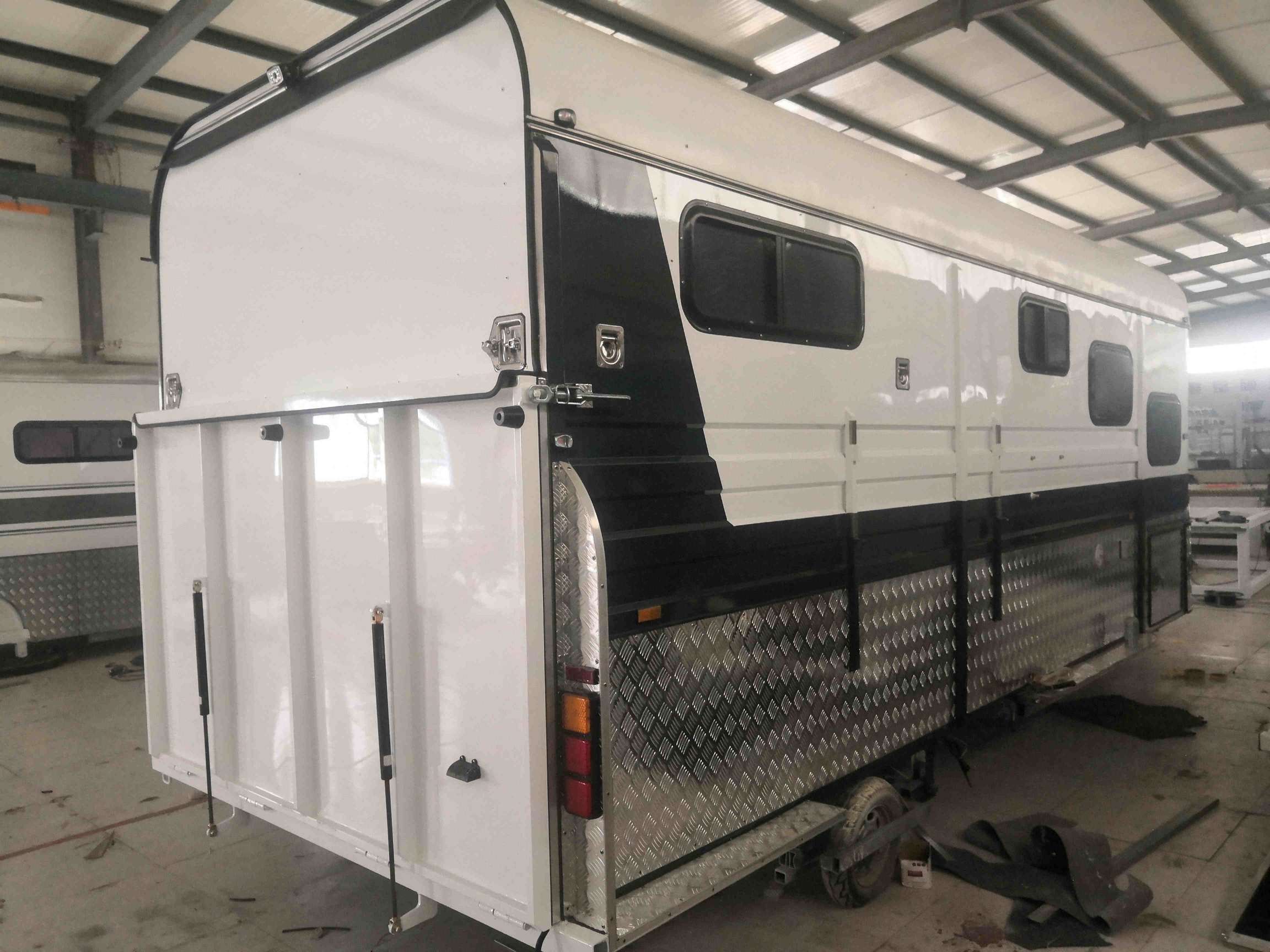 Flotador de caballos personalizado