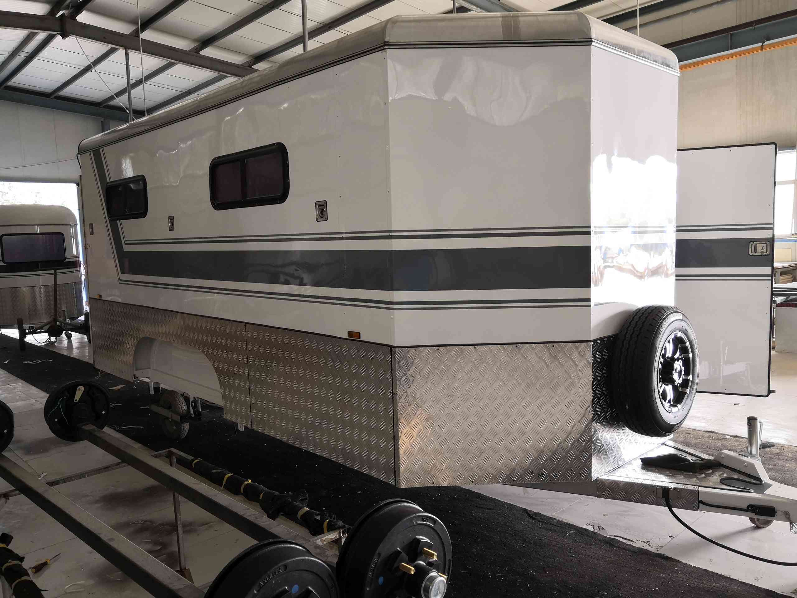 Flotador de caballos personalizado