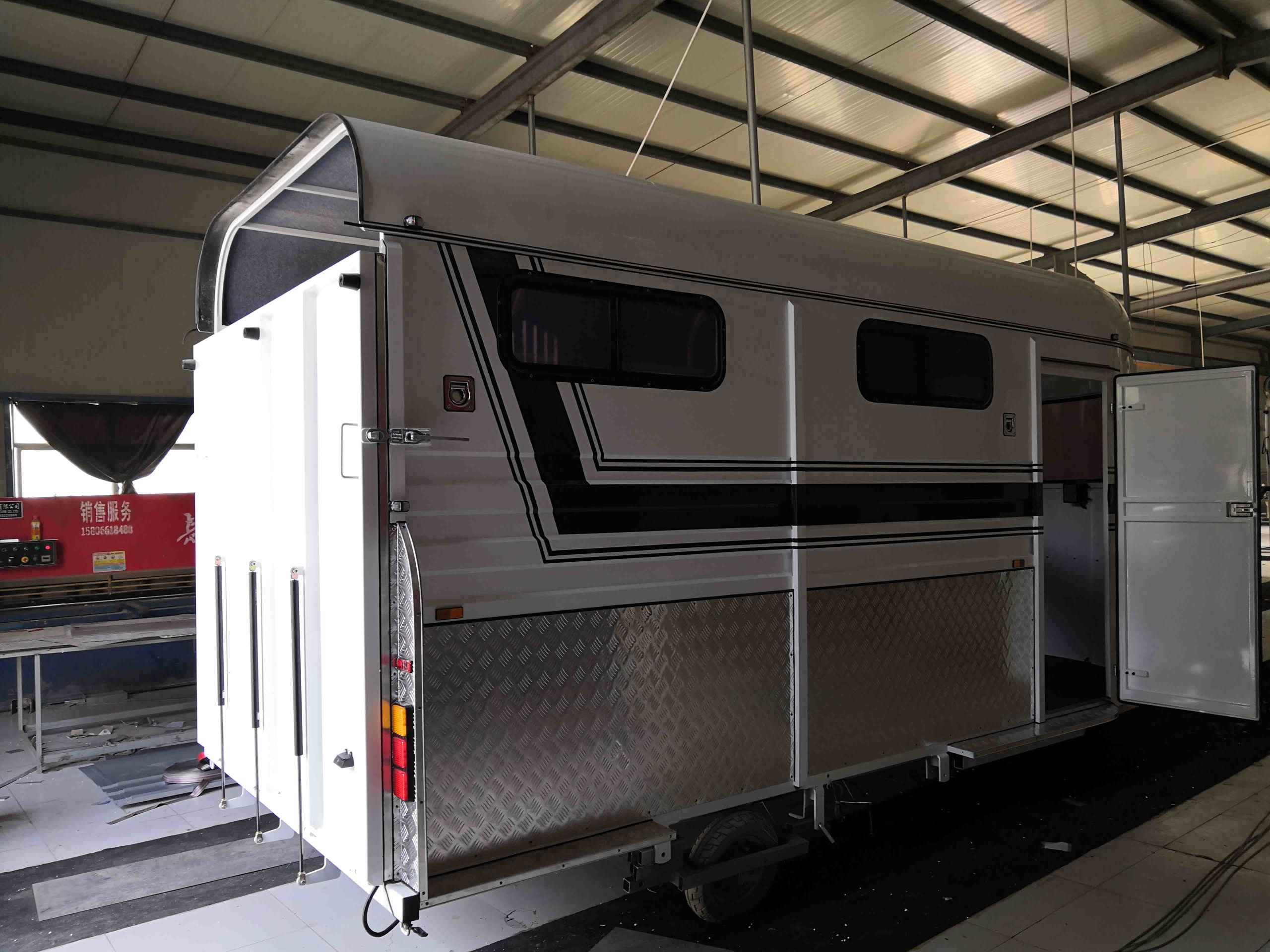 Flotador de caballos personalizado