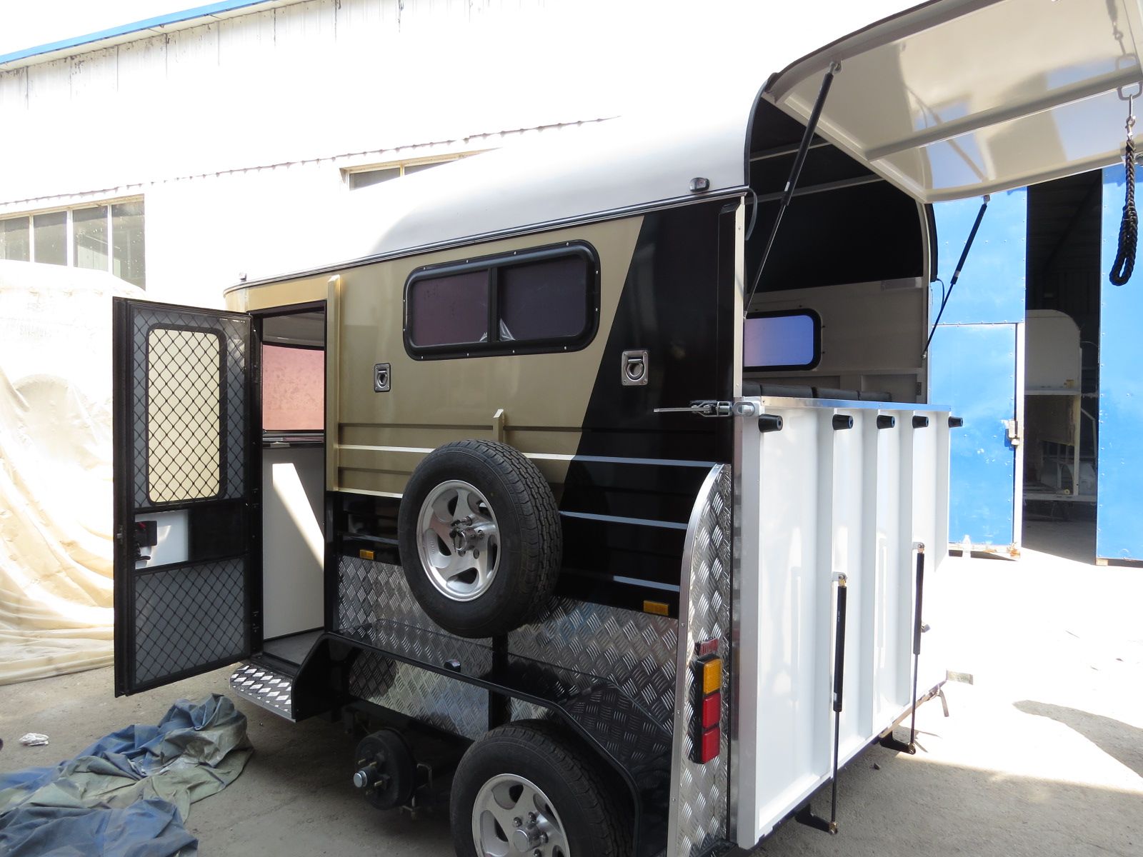 Flotador para caballos tipo Deluxe para 2 caballos