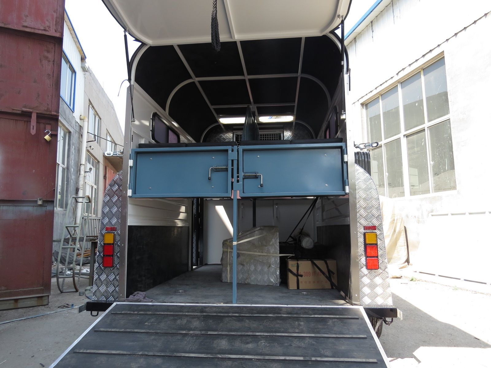 Flotador para caballos tipo Deluxe para 2 caballos