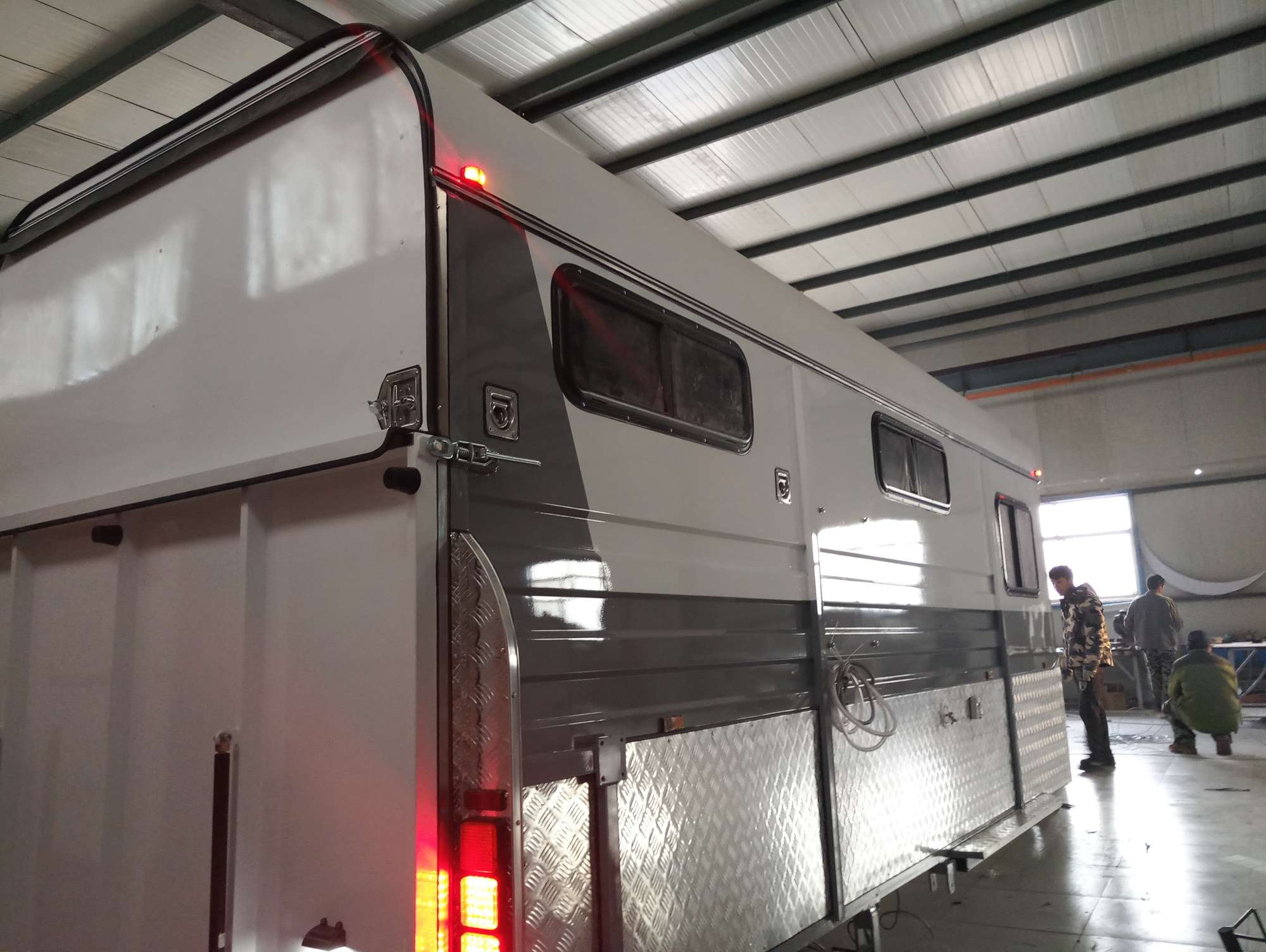 Flotador para caballos tipo Deluxe para 3 caballos