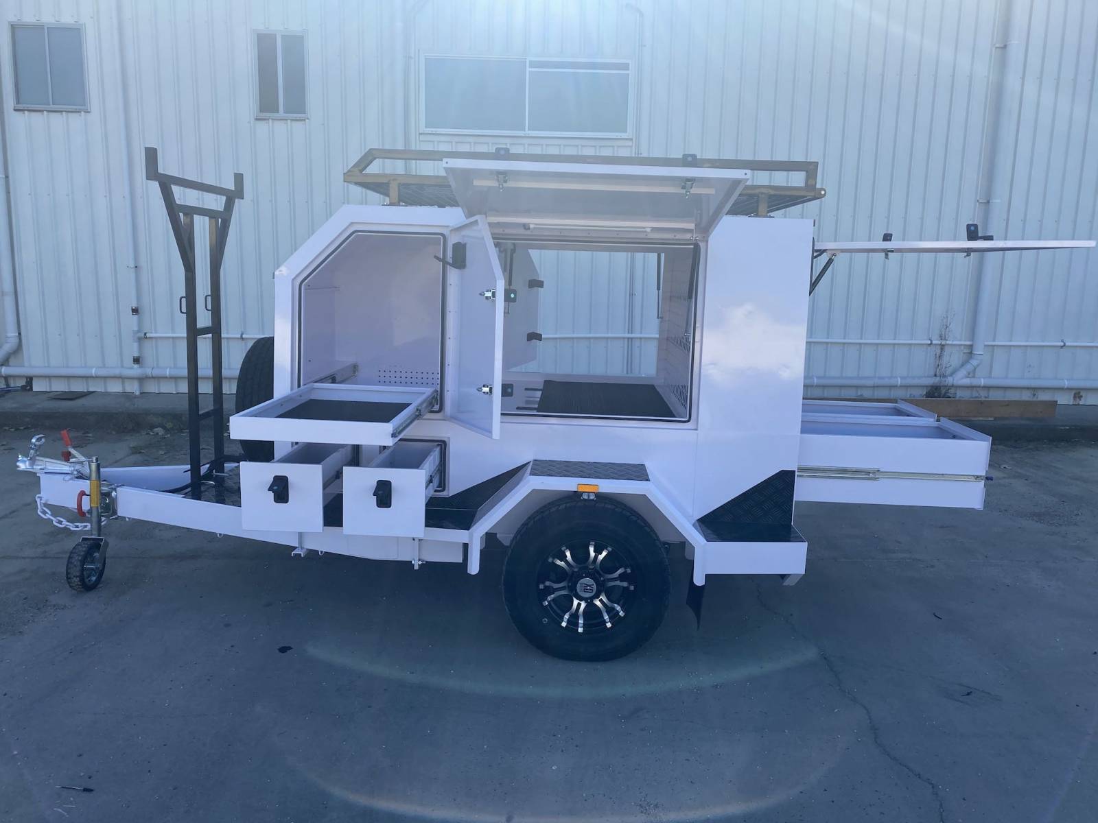 Remolque comercial grande de un solo eje