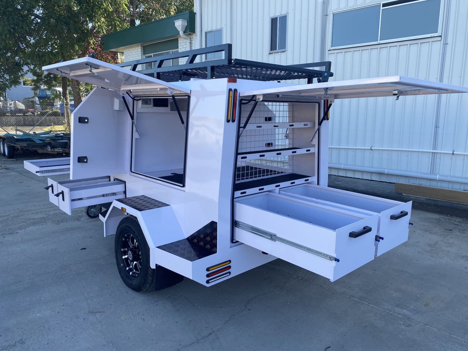 Remolque comercial grande de un solo eje