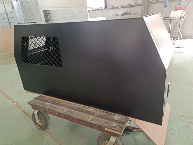 Toldo de ala de gaviota para camión compacto