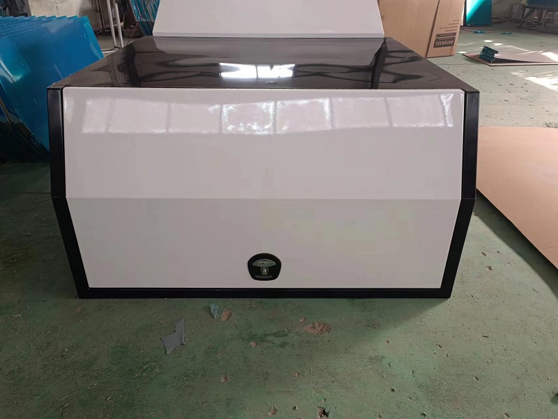 Toldo de ala de gaviota para camión compacto