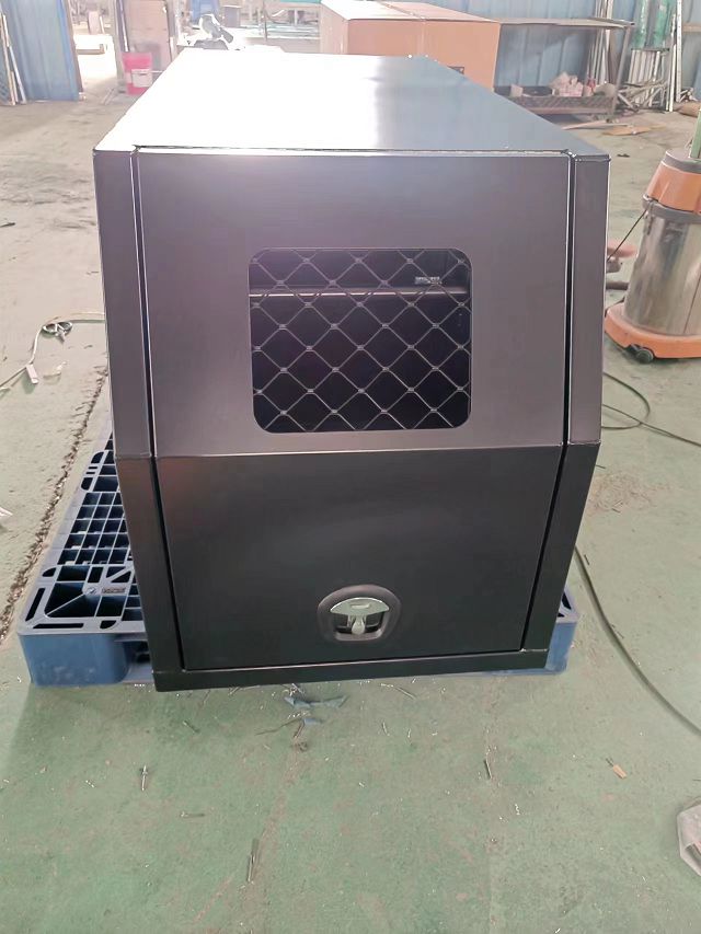 Toldo Ute de aleación negra con caja para perros