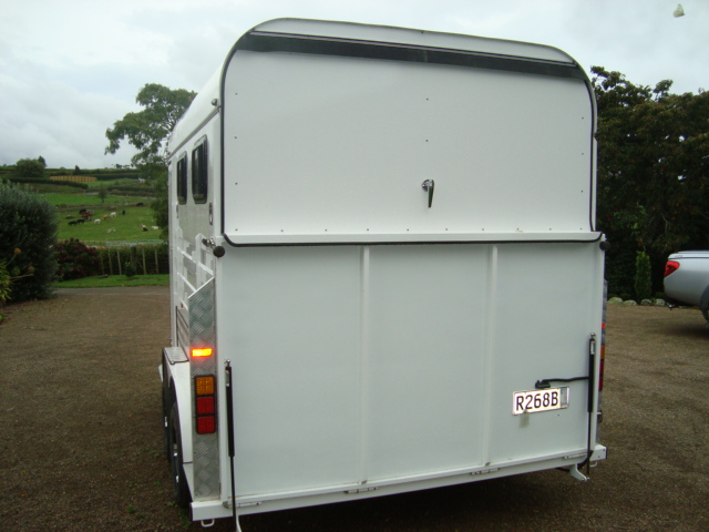 Trializador de caballos de carga angular de lujo tipo 2 caballos