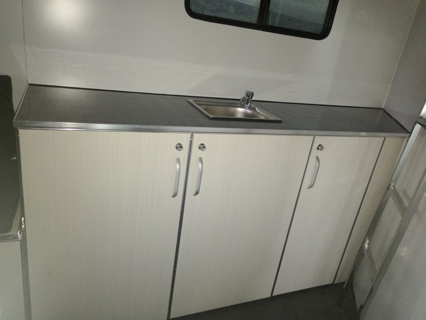 flotador de caballo delantero cuadrado personalizado