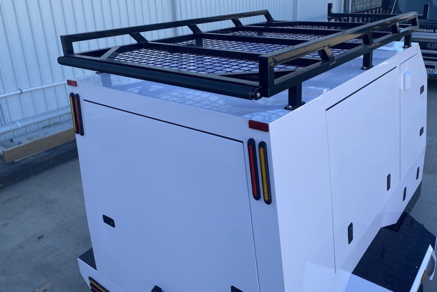 Remolque tradicional grande de un solo eje