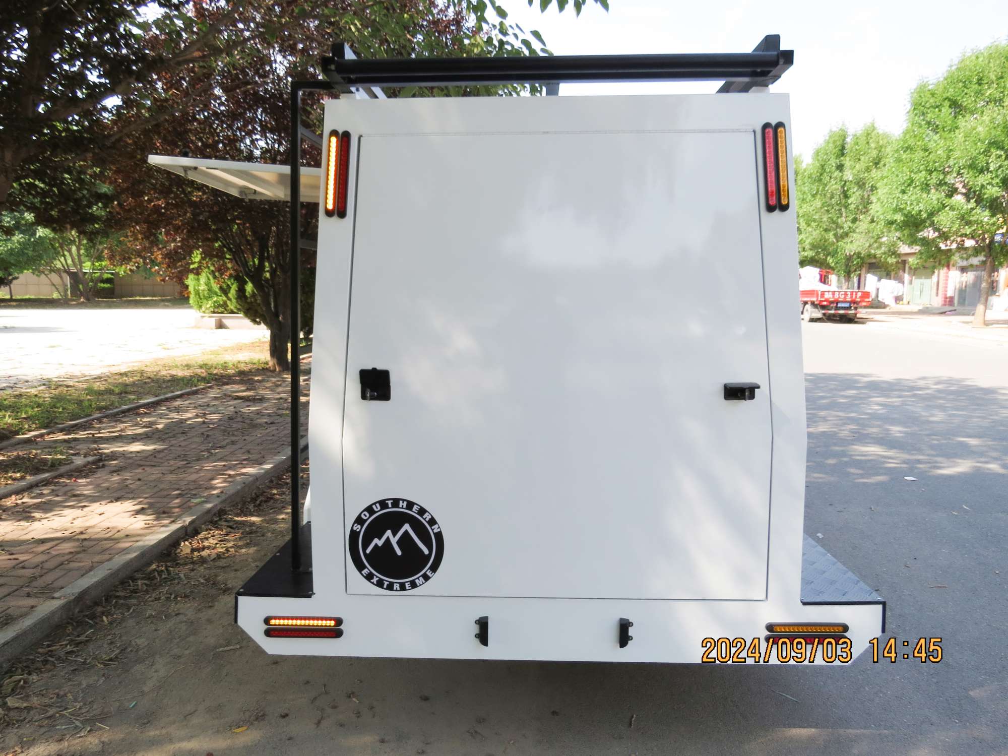 Remolque comercial de servicio de un solo eje