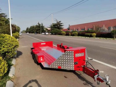 Remolque con plataforma abatible