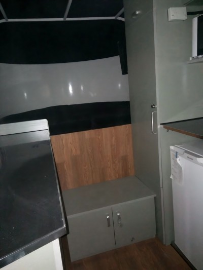 remolque para caballos con frente cuadrado hecho a medida remolque para caballos con frente cuadrado hecho a medida